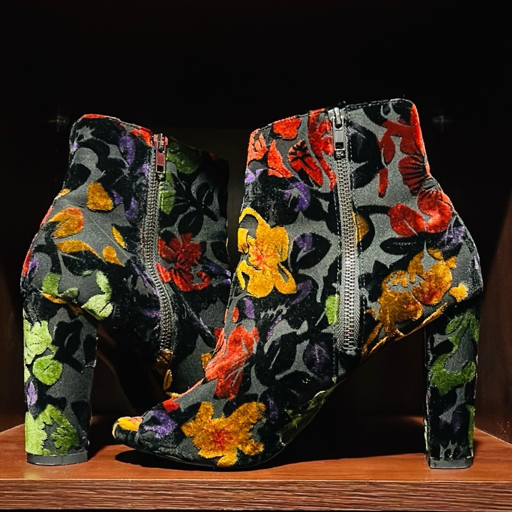 STEVE MADDEN Velvet Jewel Tone Burnout Open Toe Bootie - Picture 1 of 9
